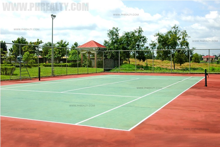 Metrogate Trece Martires - Tennis Court