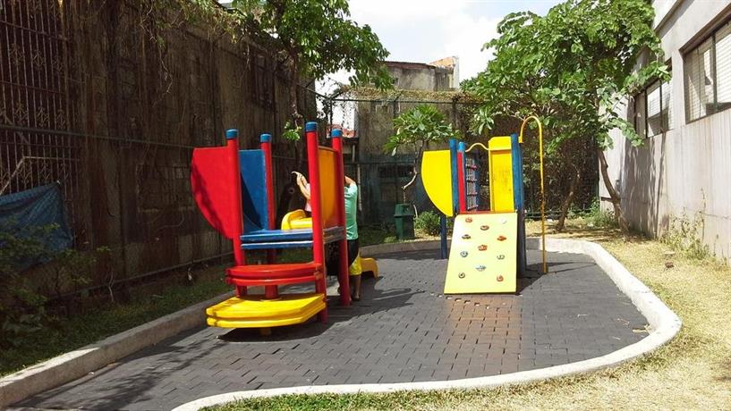 California Garden Square - Children's Playground 