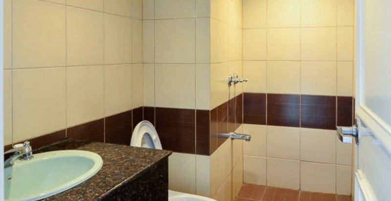 Andrea North - Bathroom & Toilet 