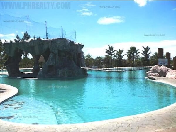 Metrogate Silang Estates - Swimming Pool